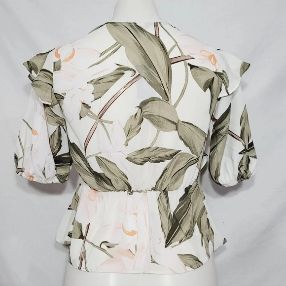 XS X-SMALL Express Ruffled CrossOver Surplice Floral Blouse NWT - Picture 3 of 12